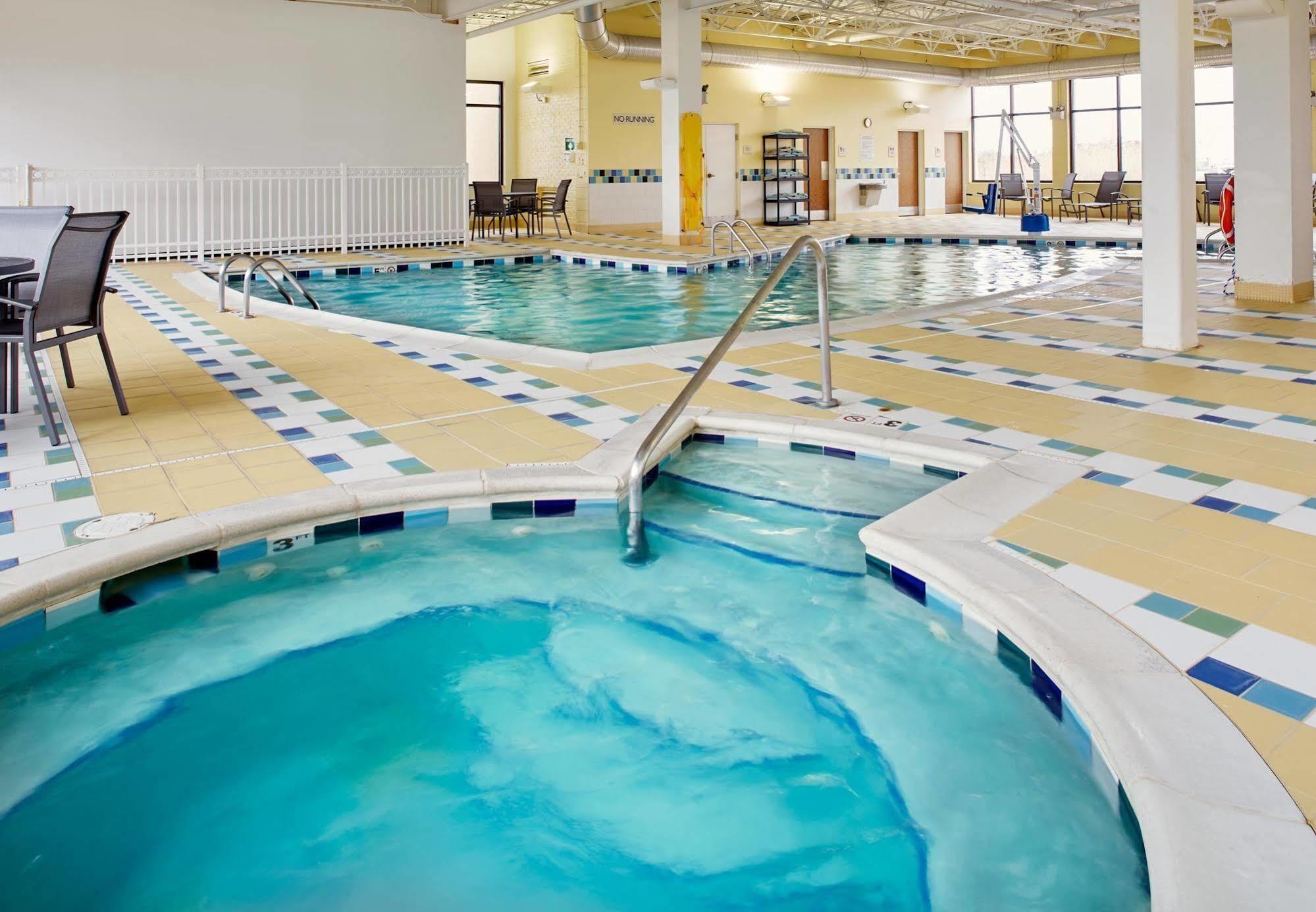Fairfield Inn & Suites By Marriott Cleveland Beachwood Extérieur photo